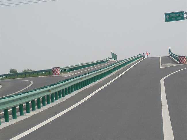 晋城高速公路护栏的材质与规格