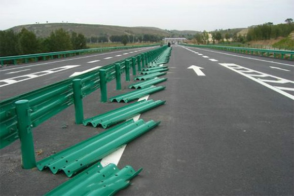 晋城波形护栏的维护与管理确保道路安全的关键步骤