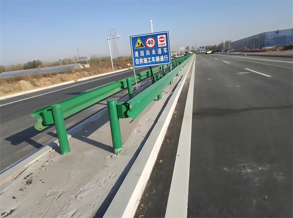 晋城公路护栏守护安全横跨多个行业的应用